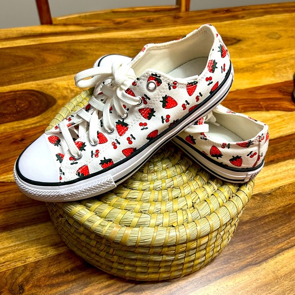 Converse Shoes - Converse Sneakers